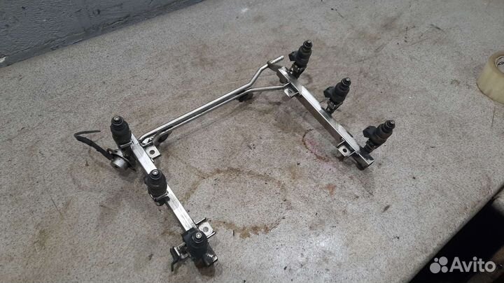 Рампа топливная рейка Audi A6 C5 2.4 1999