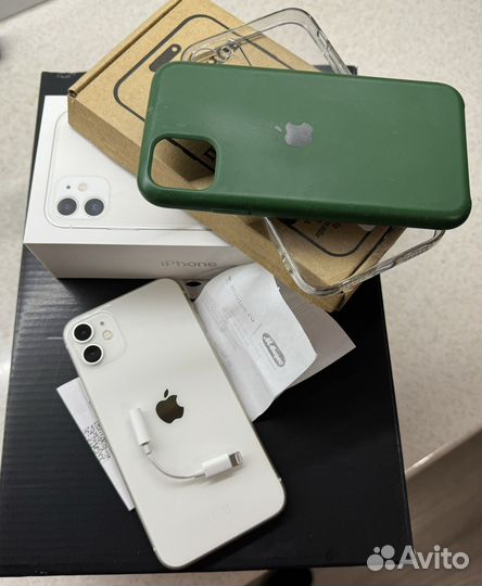 iPhone 11, 64 ГБ