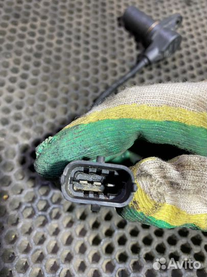 Датчик положения коленвала Jeep Liberty KJ 2.8 CRD