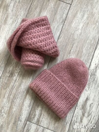 Вязаная шапка и шарф