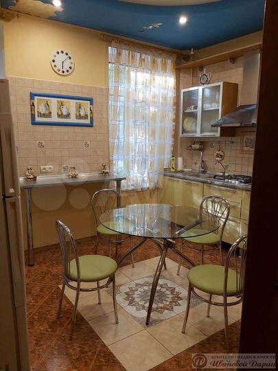 4-к. квартира, 97 м², 1/4 эт.