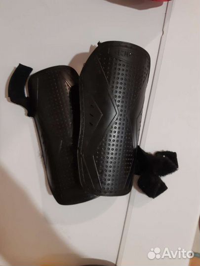 Щитки футбольные детские