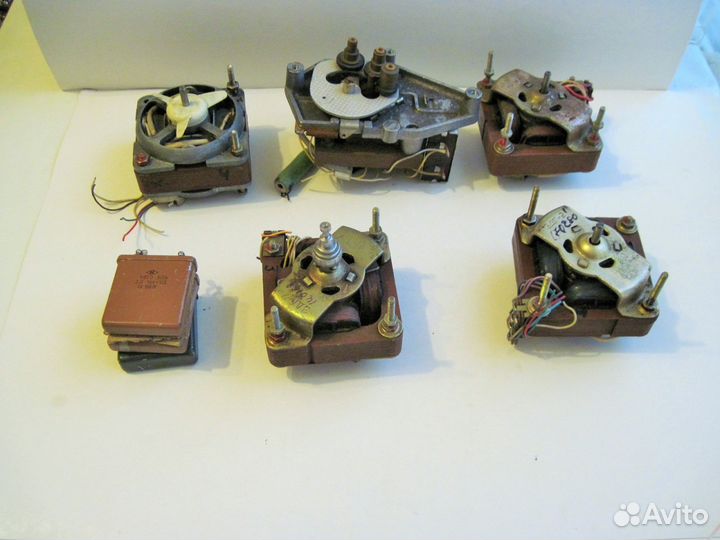 Электродвигатели проигрывателей, магнитофонов