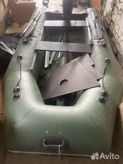 Лодка с мотором, моторная лодка