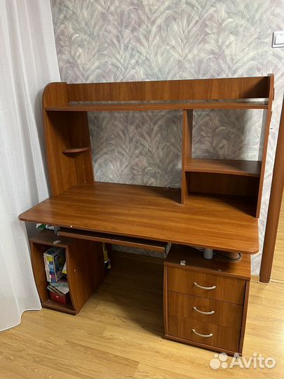 Компьютерный стол