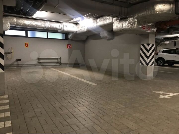 Машиноместо, 18 м²