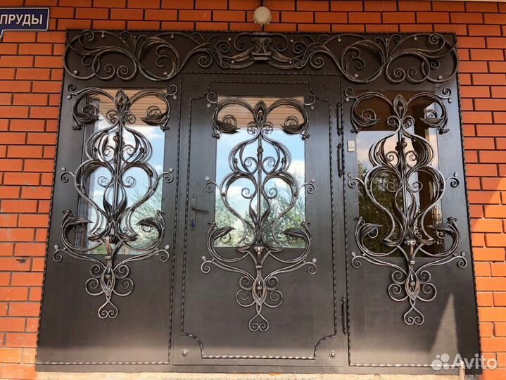 Кованые ворота, навесы, предметы интерьера