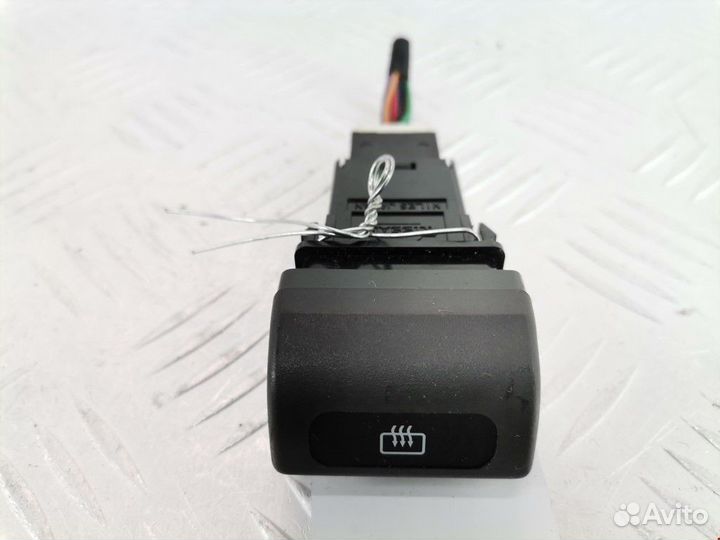 Кнопка обогрева заднего стекла Subaru Forester