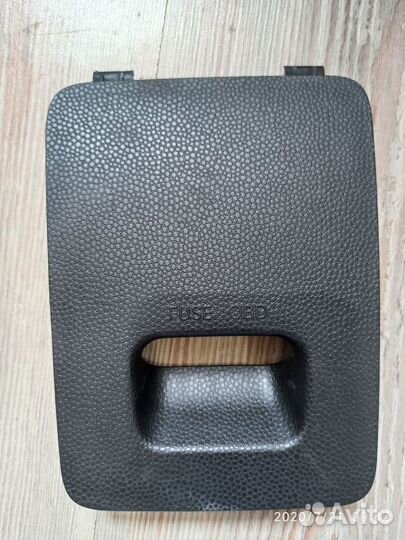 Крышка блока предохранителей Kia picanto 2