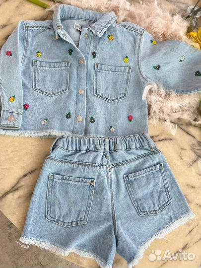 Джинсовая куртка и шорты