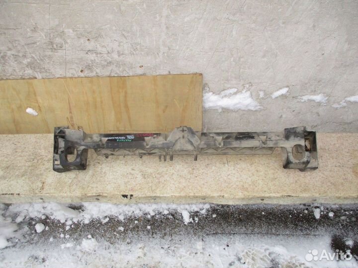 Кронштейн решетки радиатора Peugeot Partner 2