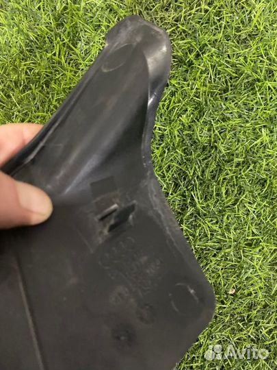 Крышка зеркала передняя правая Audi A8 D3 4.2 2004