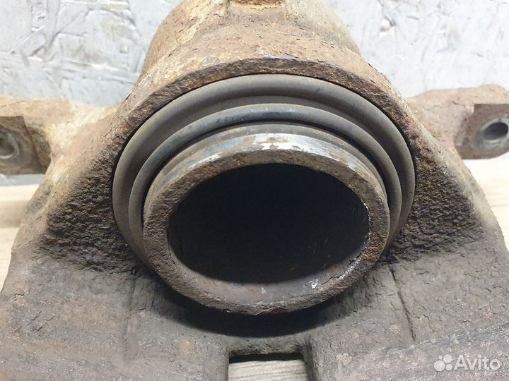 Суппорт тормозной передний правый Honda Civic viii (2005—2009)