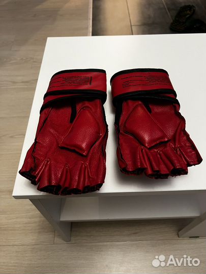 Перчатки для рукопашного боя