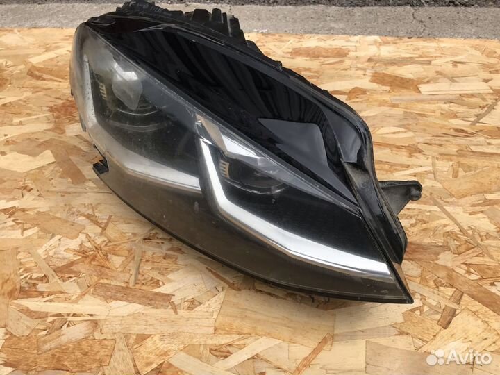 Фара правая Volkswagen Golf 7 Рестайлинг LED