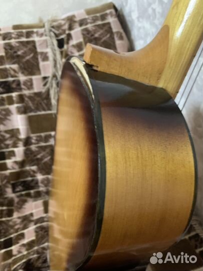 Акустическая гитара