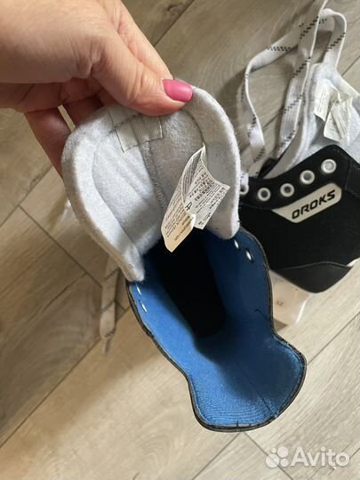 Коньки хоккейные