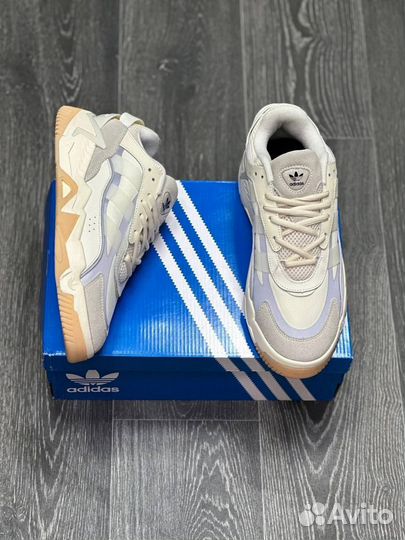 Кроссовки adidas