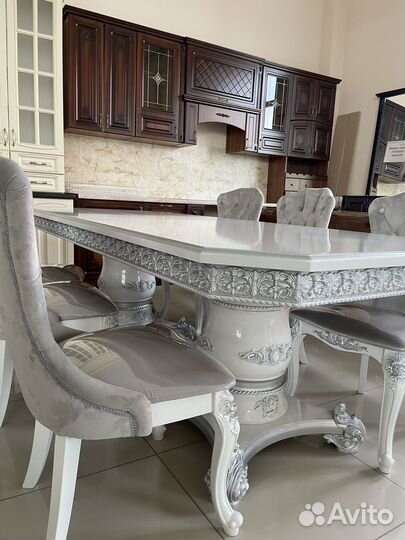 Стол «Голд» и стулья «Сурен»