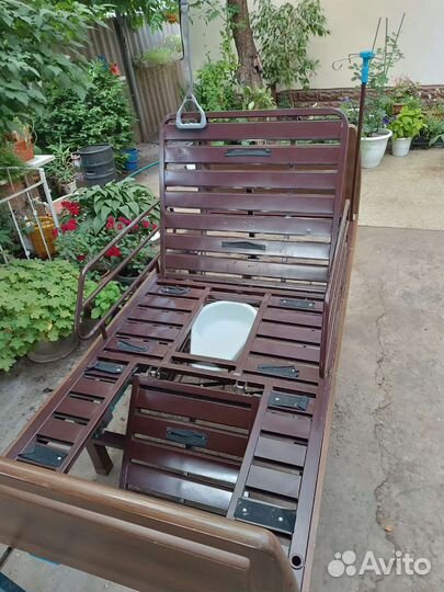 Кровать для лежачих больных с матрасом