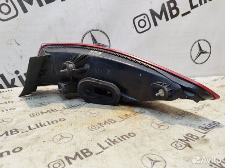 Фонарь задний левый Mercedes E-Class W207