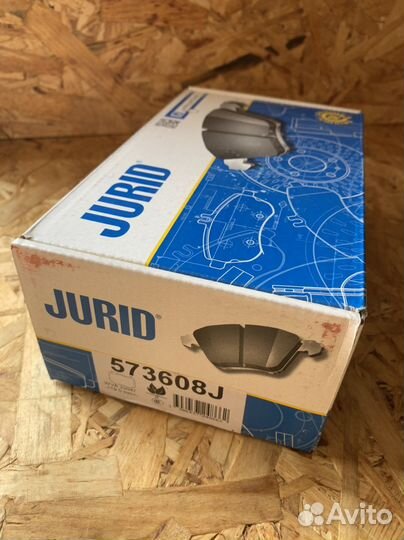 Колодки тормозные передние Mercedes W205,W213,X253