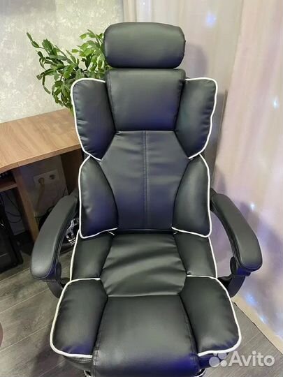 Игровое компьютерное кресло