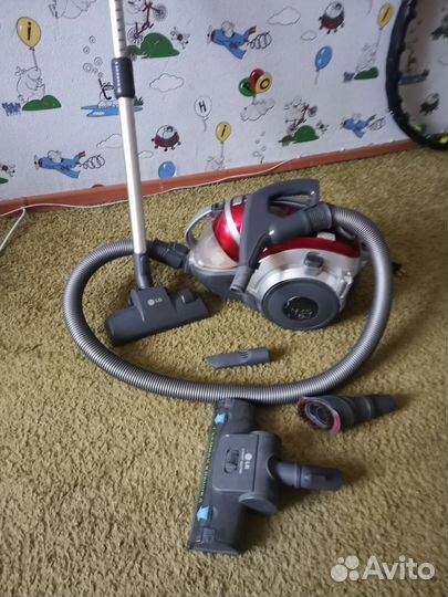 Очень мощный Пылесос LG