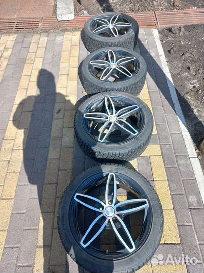 Winter Tact UG 4 215/45 R17 71