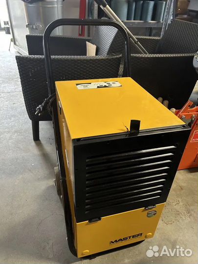 Осушитель воздуха Master DH752 bc2