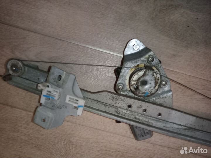 Электростеклоподьемник на Ларгус