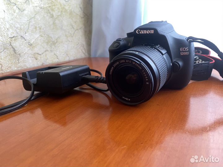 Фотоаппарат Canon EOS 1200D