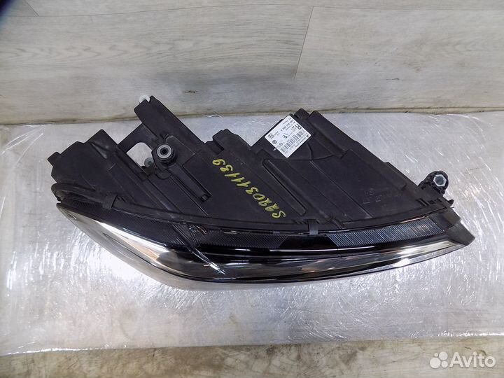 Фара правая Volkswagen Polo