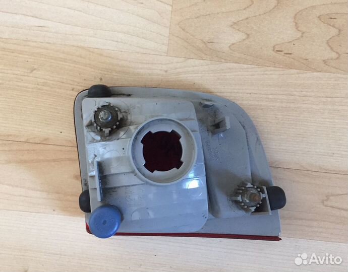 Фонарь задний левый Toyota Land Cruiser 2014