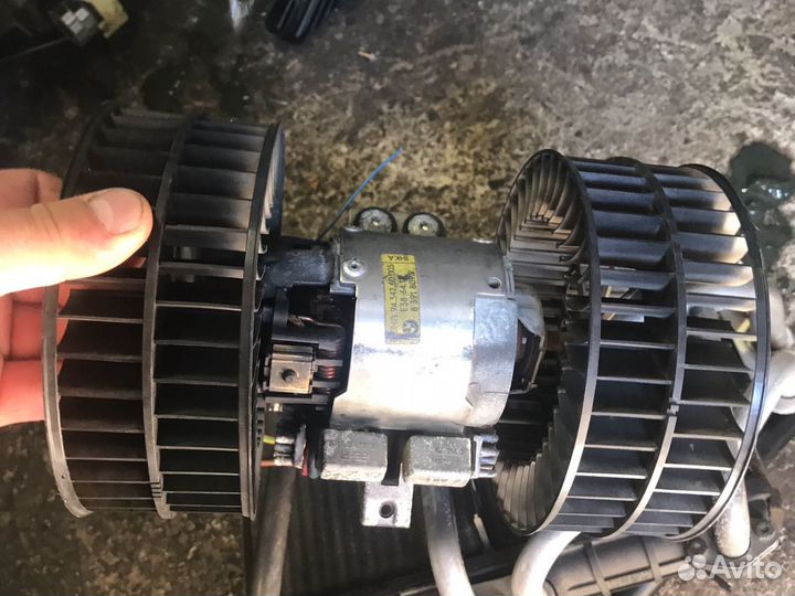 Продаю мотор и радиатор печки Бмв е38 Авторазбор