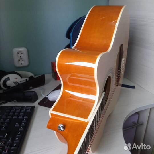 Гитара акустическая полноразмерная