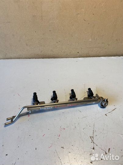 Топливная рампа Volkswagen Jetta 9M2 AWW 2001