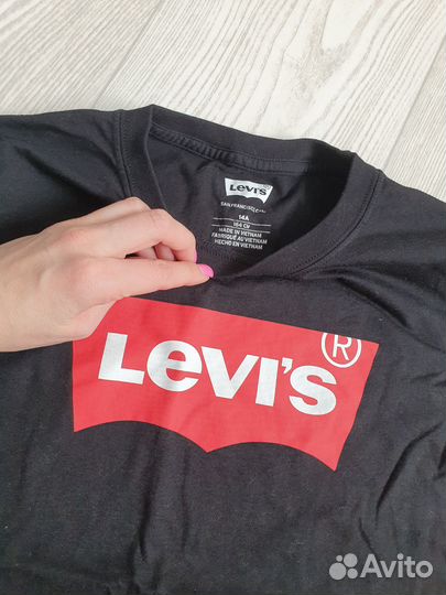 Футболки Levi's