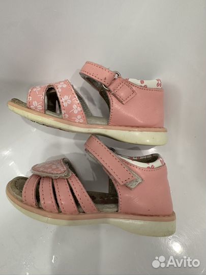 Сандалии для девочки