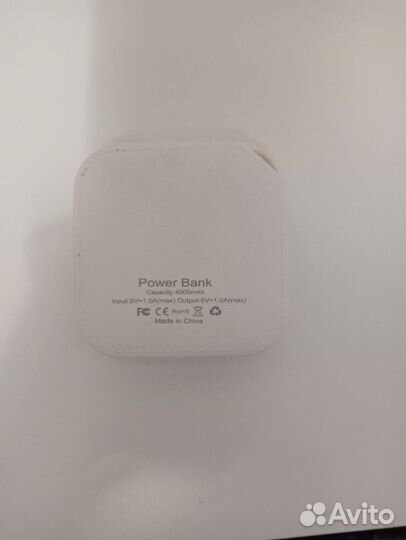 Повербанк 4000m часов