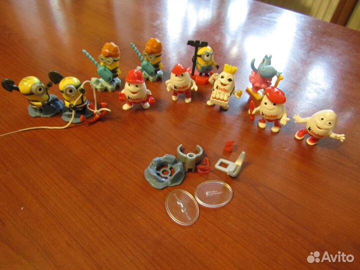 Миньоны и киндер яйца