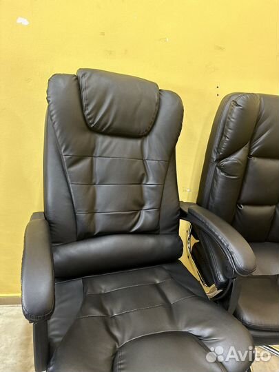 Офисное кресло руководителя с массажем