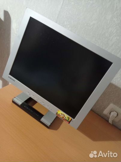 Монитор Samsung 152s