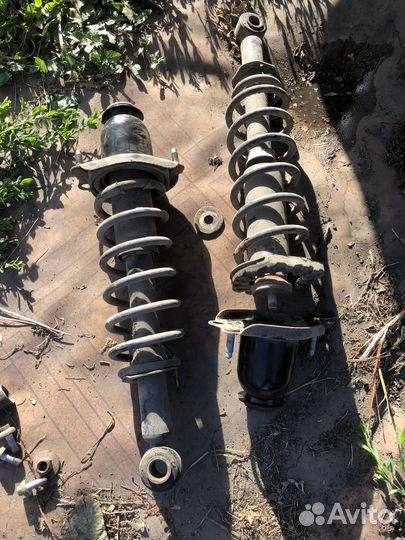 Стойки задние Toyota Corolla 120