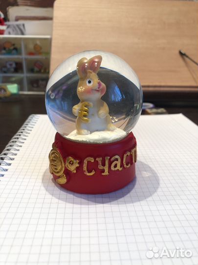 Снежжный шар со снегом