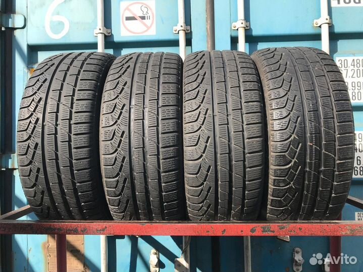 Pirelli Winter Sottozero II 235/45 R18 98V