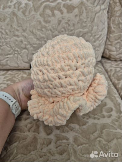 Персиковый плюшевый осьминог