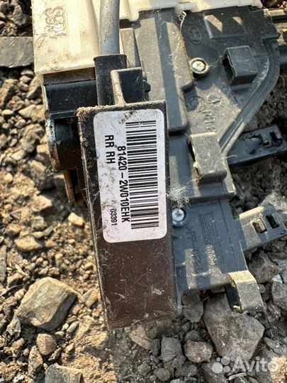 Замок двери задний правый Hyundai Santa Fe 3 DM