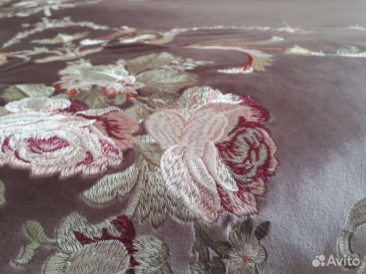 Покрывало на кровать 160 на 200 с вышивкой