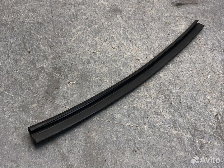 Уплотнитель форточки Cube 1